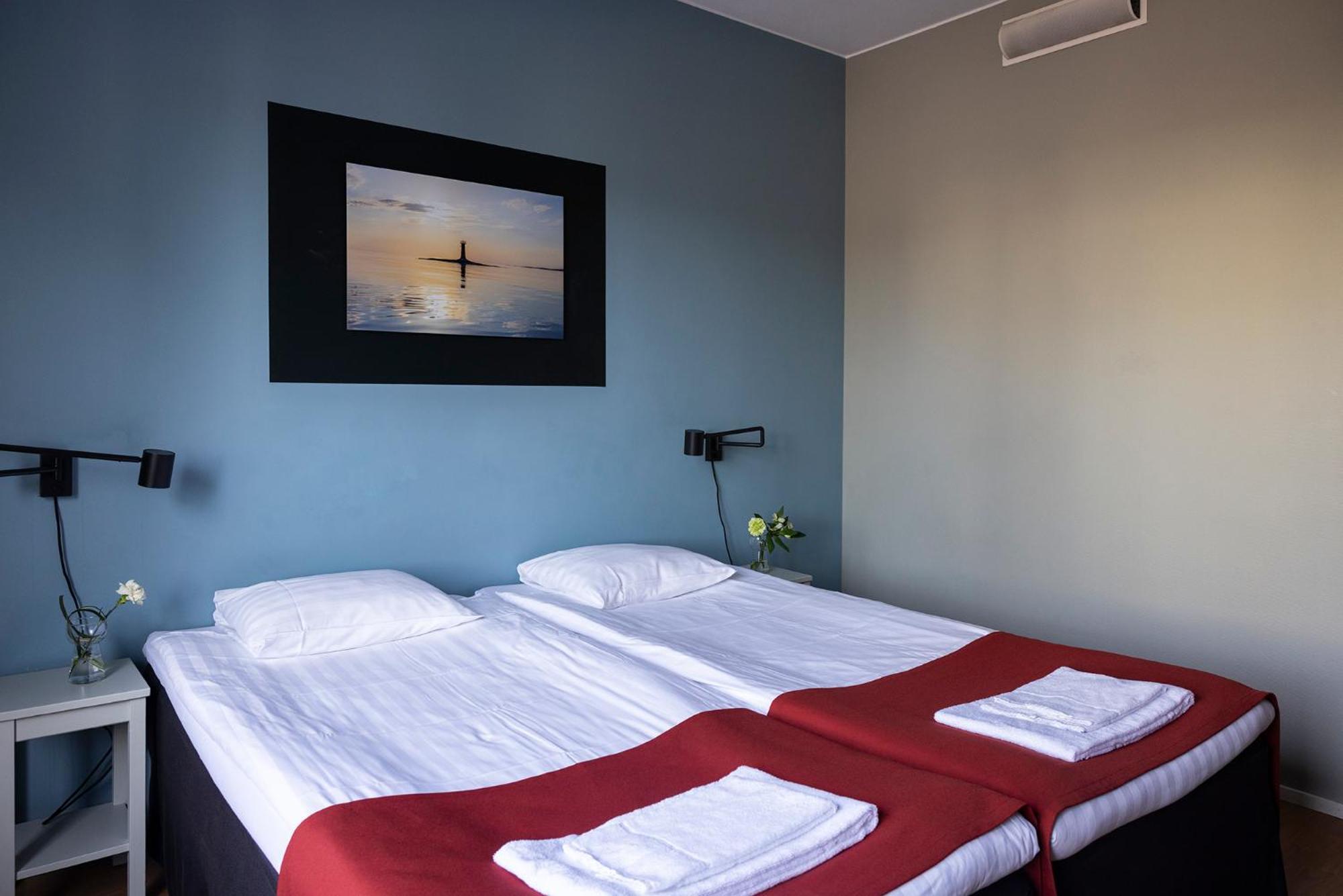 Strandnaes Hotell مارييهامن الغرفة الصورة